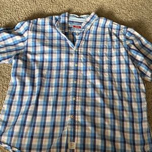 Mens shortsleeve button up